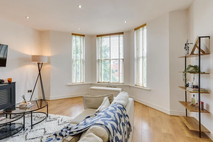 Flat Bramhall Road in Crosby