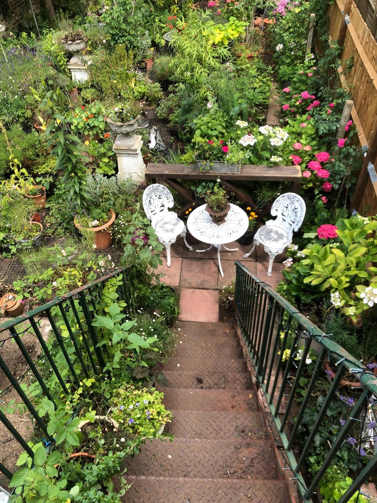 Flat Blenheim Gardens in Greater London