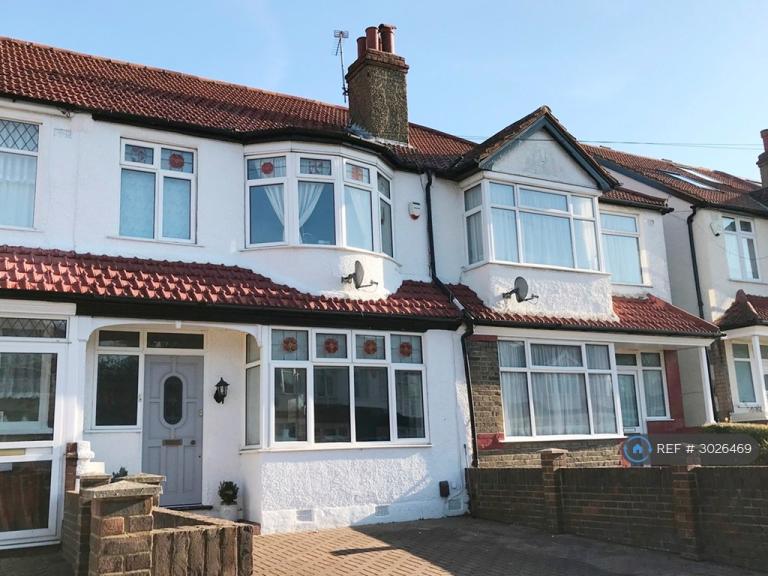 House Largewood Avenue in Greater London