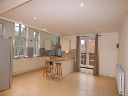 Flat Greensleeves Drive in Brentwood