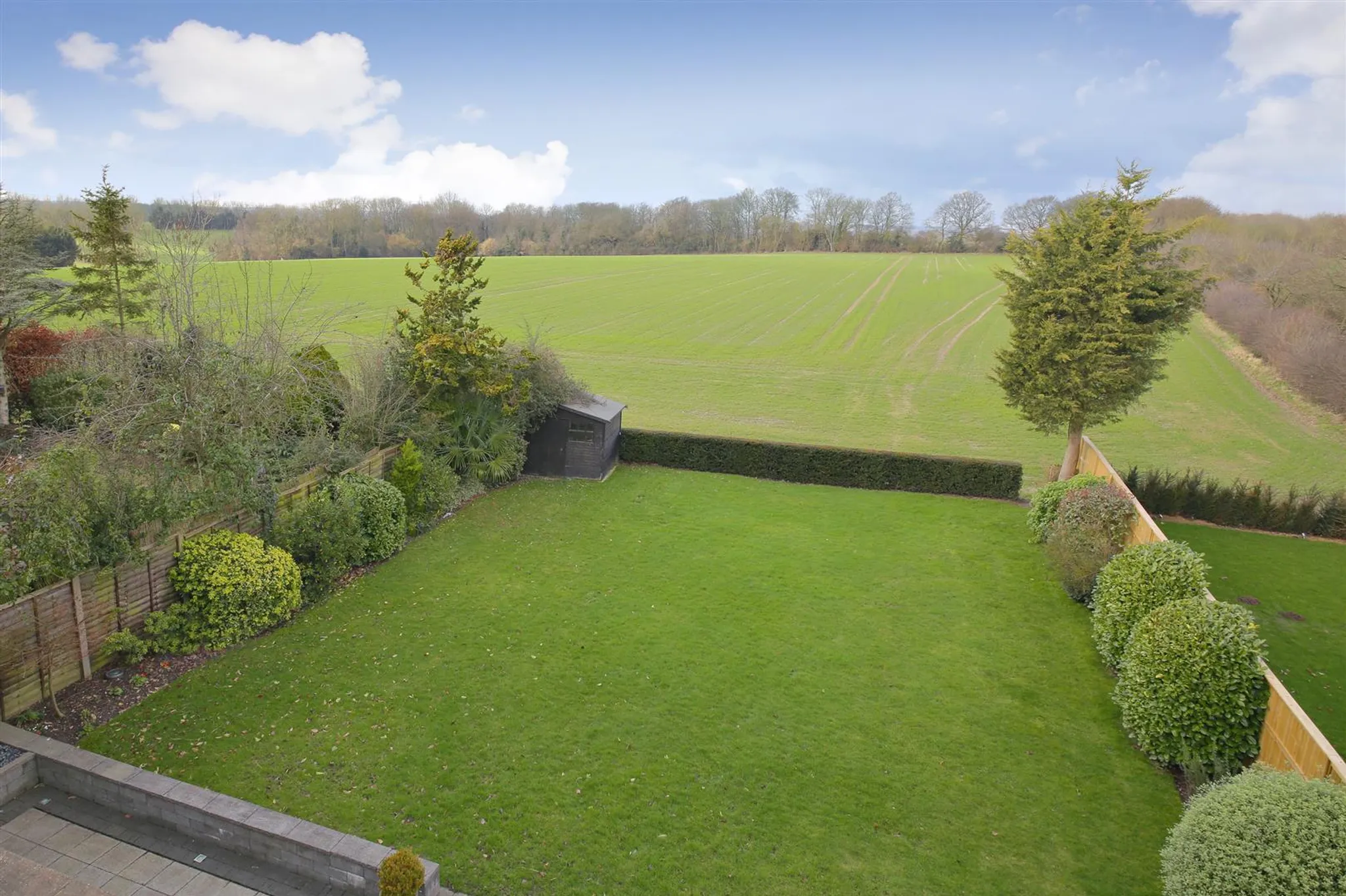 House Dellfield Close in Hertsmere