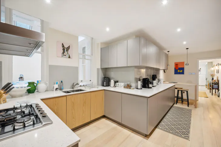 Flat Redcliffe Square in Greater London