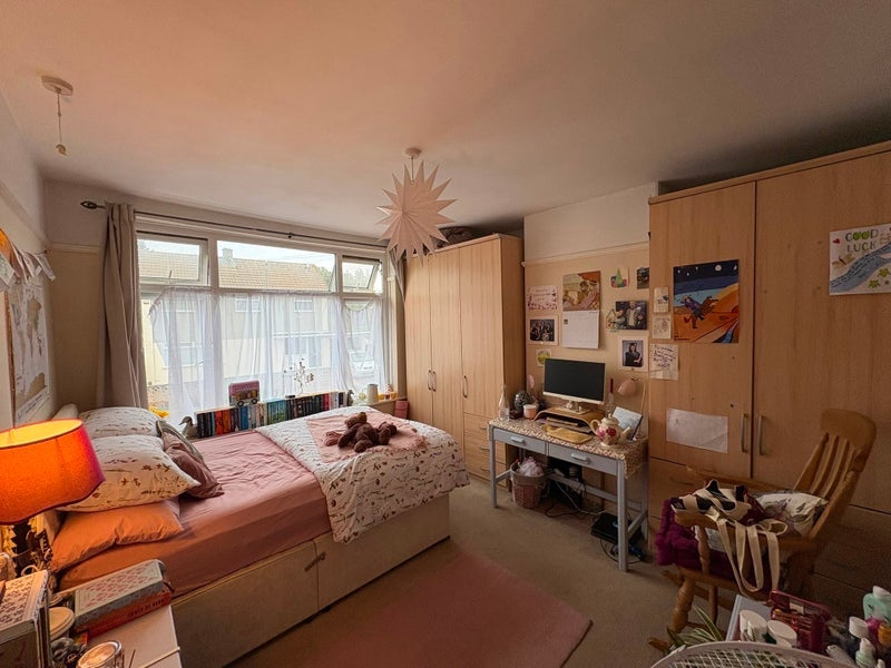 Room Castle Road in Bristol