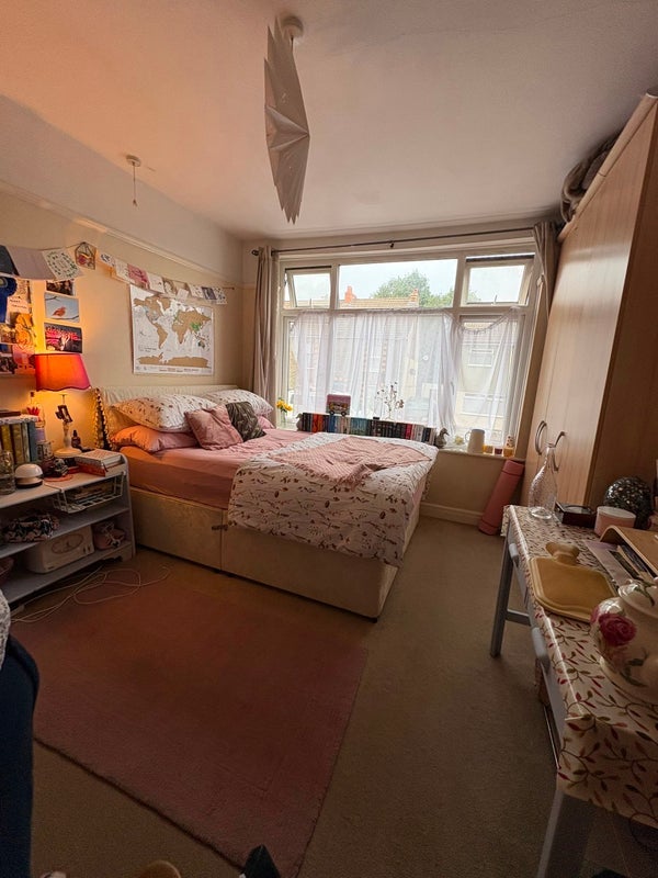Room Castle Road in Bristol