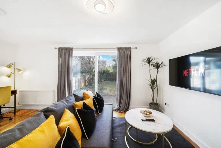 House Brabon Road in Rushmoor