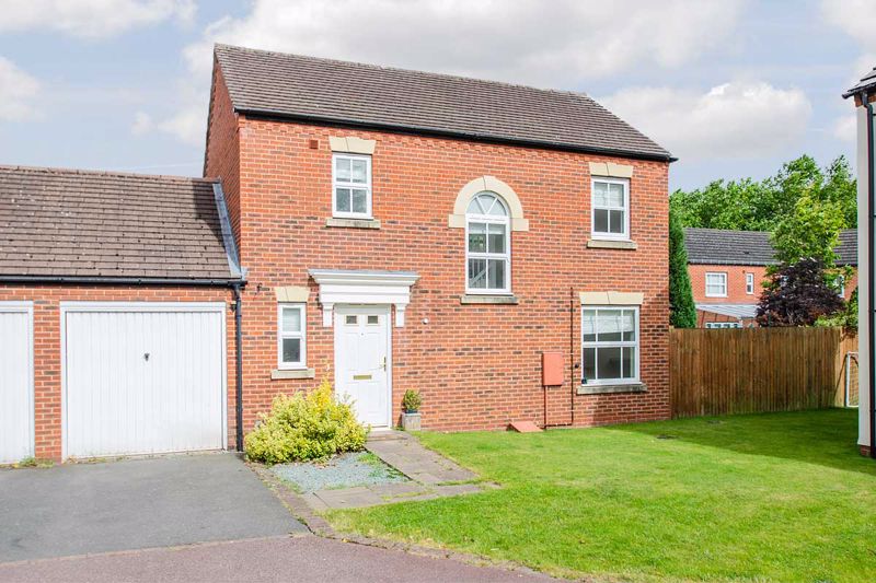 House Whitehouse Drive in Lichfield