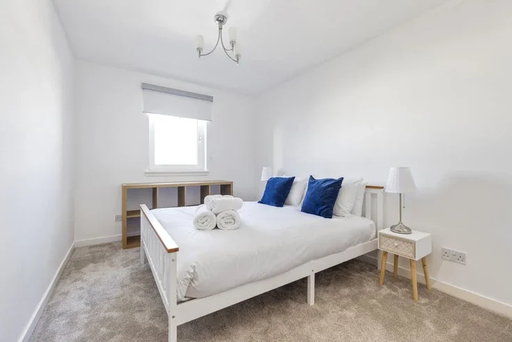 Flat Chesser Crescent in City of Edinburgh