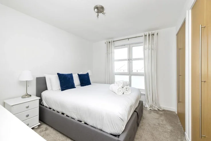 Flat Chesser Crescent in City of Edinburgh
