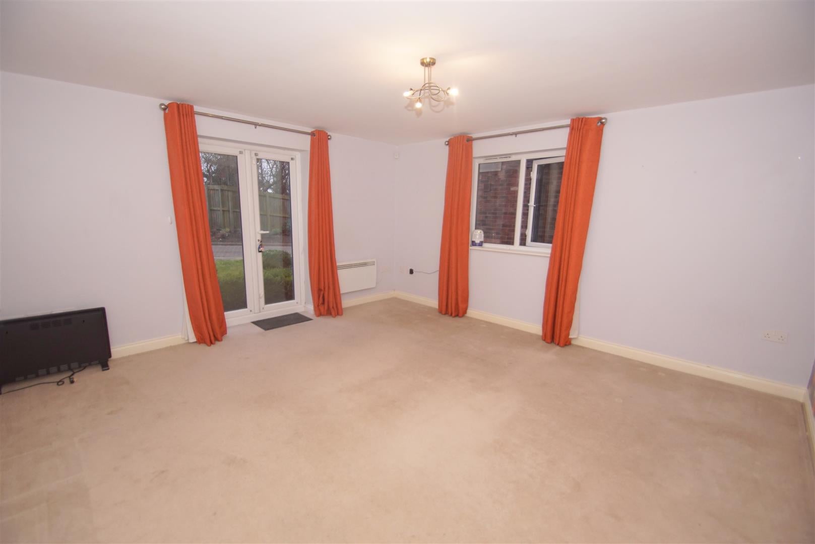 Flat Potternewton Lane in Leeds