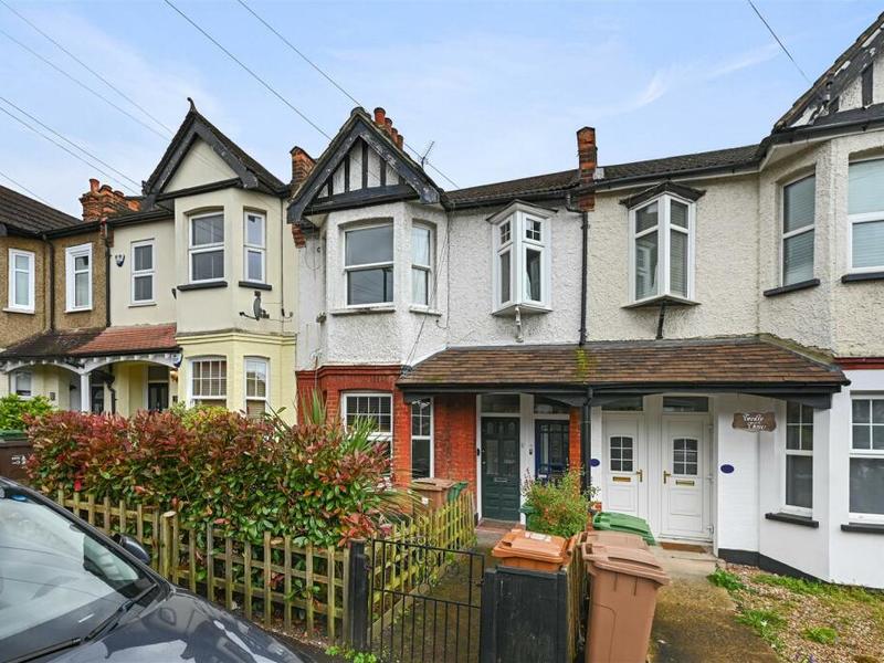 Flat Sutton Grove in Greater London