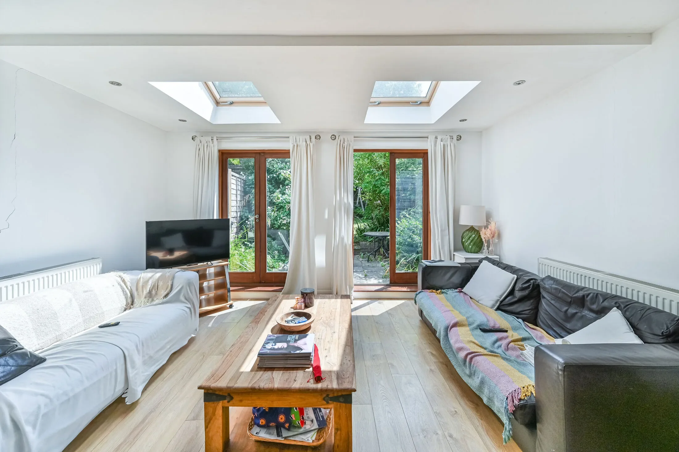 House Cottage Grove in Greater London