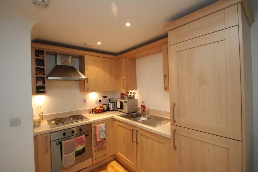 Flat Maybury Road in Woking