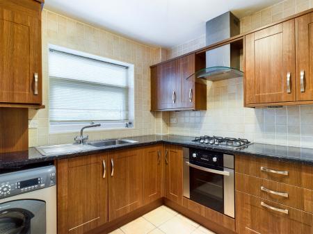 Flat Ashdown Lane in Birchwood