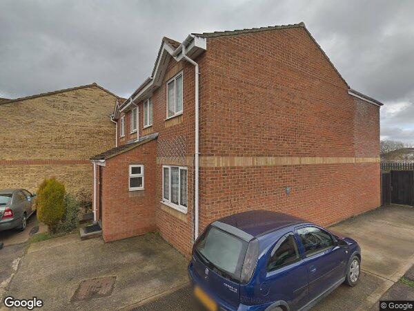 House Pioneer Way in Watford