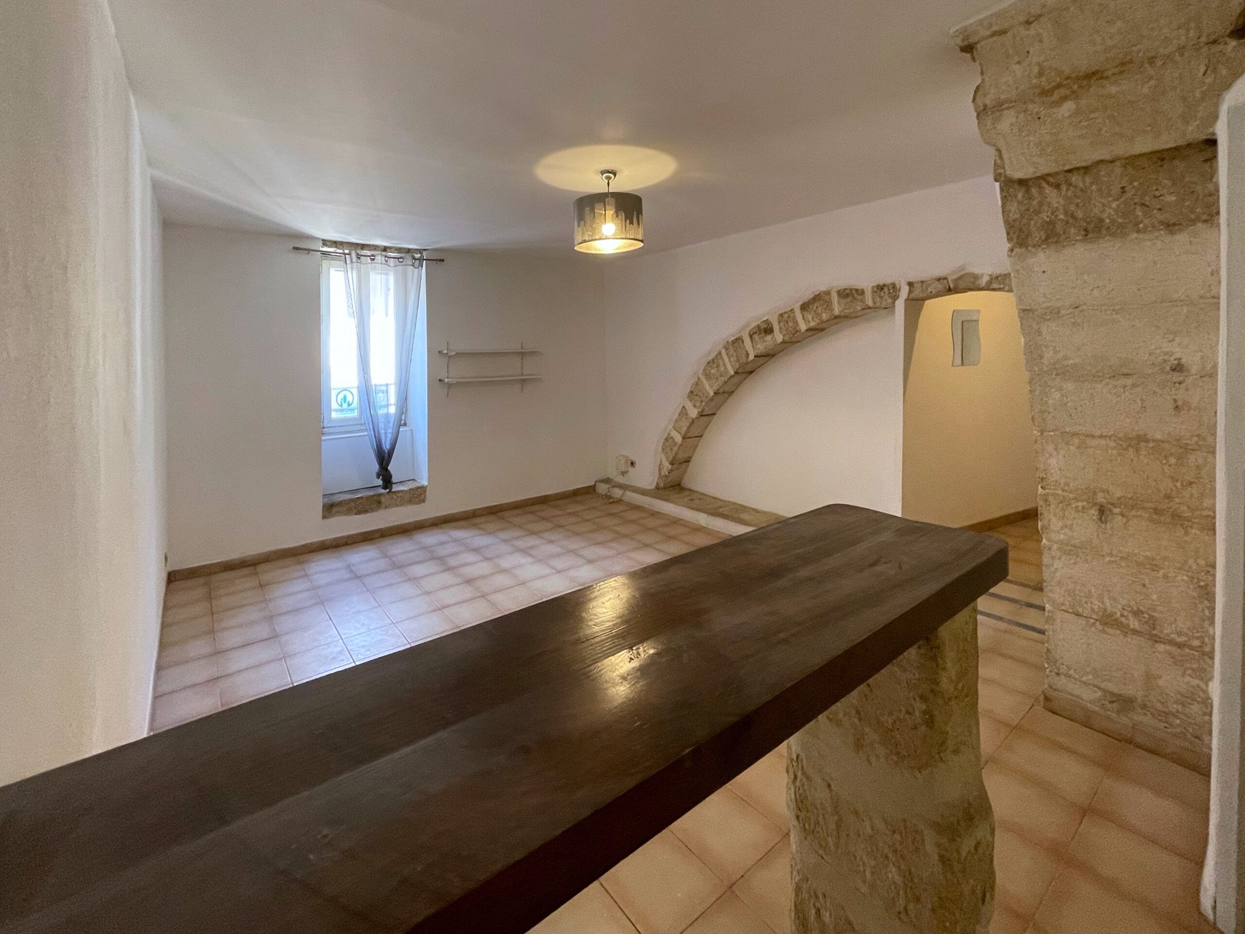 Flat Rue Bellefont in Saint-Mitre-les-Remparts