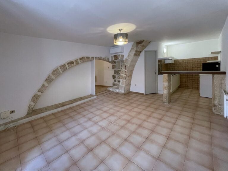 Flat Rue Bellefont in Saint-Mitre-les-Remparts
