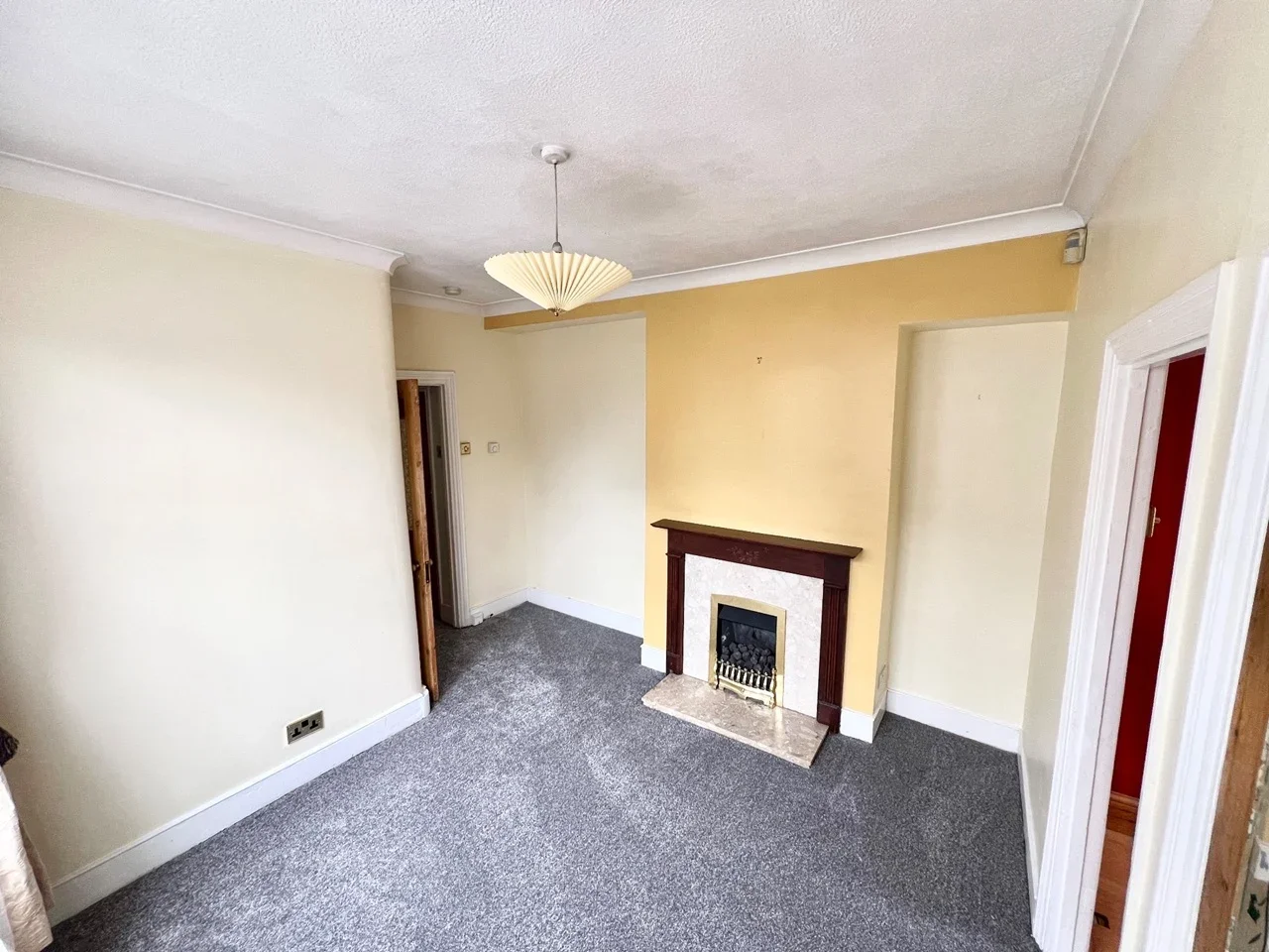 Flat Pretoria Road in Greater London