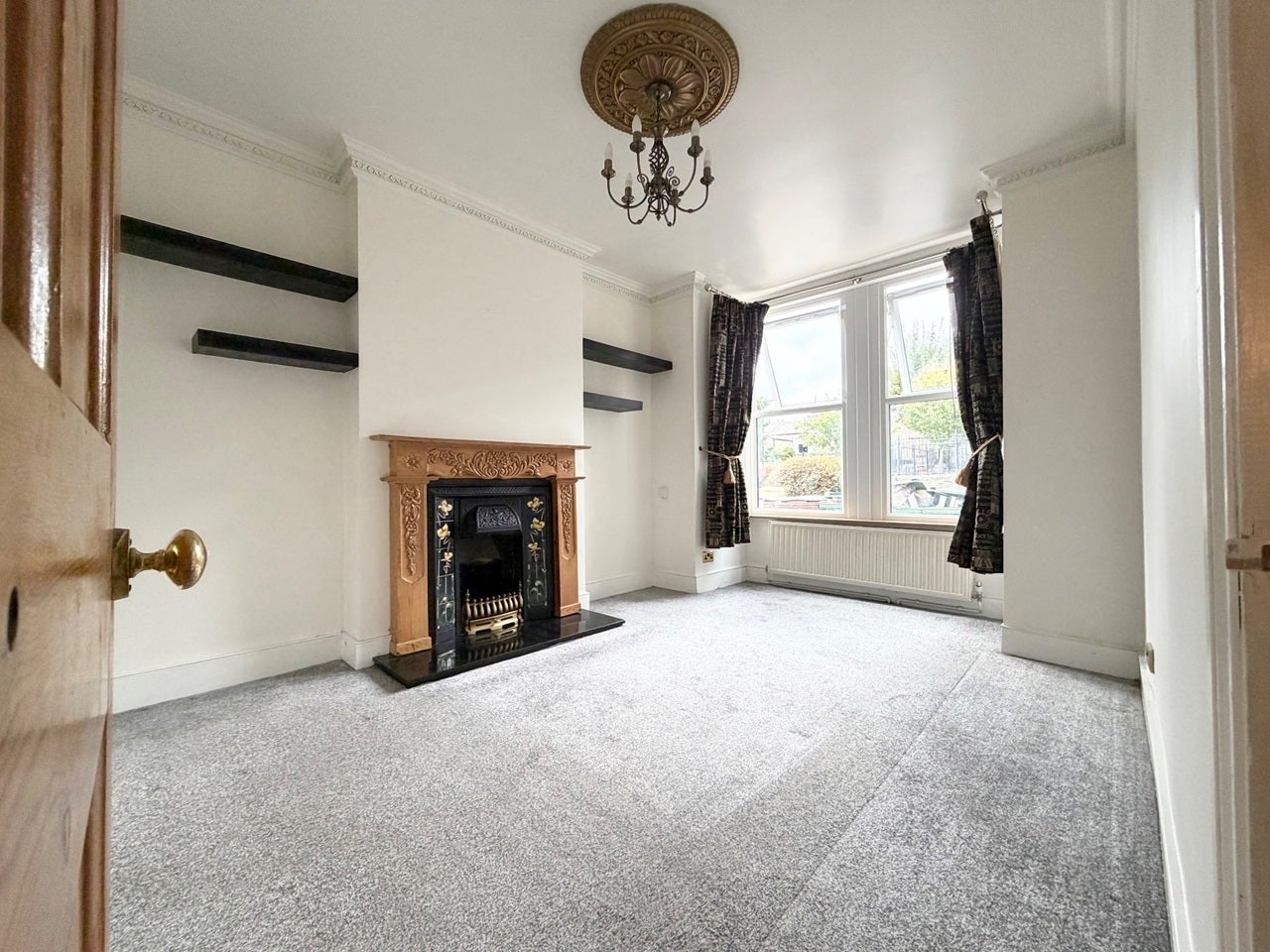 Flat Pretoria Road in Greater London