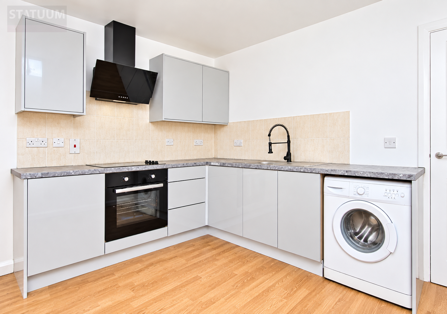 Flat Sparsholt Road in Greater London