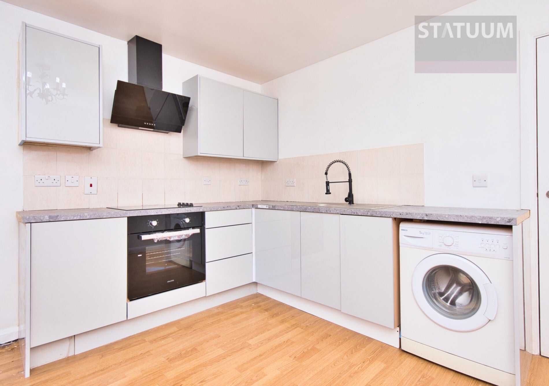 Flat Sparsholt Road in Greater London
