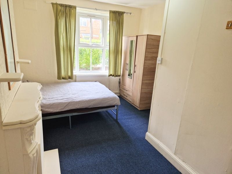 Room The Curve in Greater London