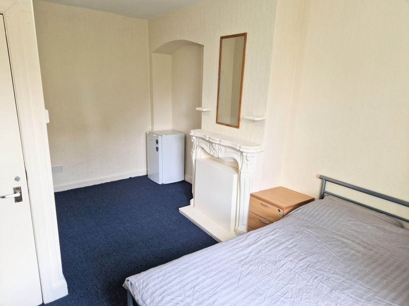 Room The Curve in Greater London