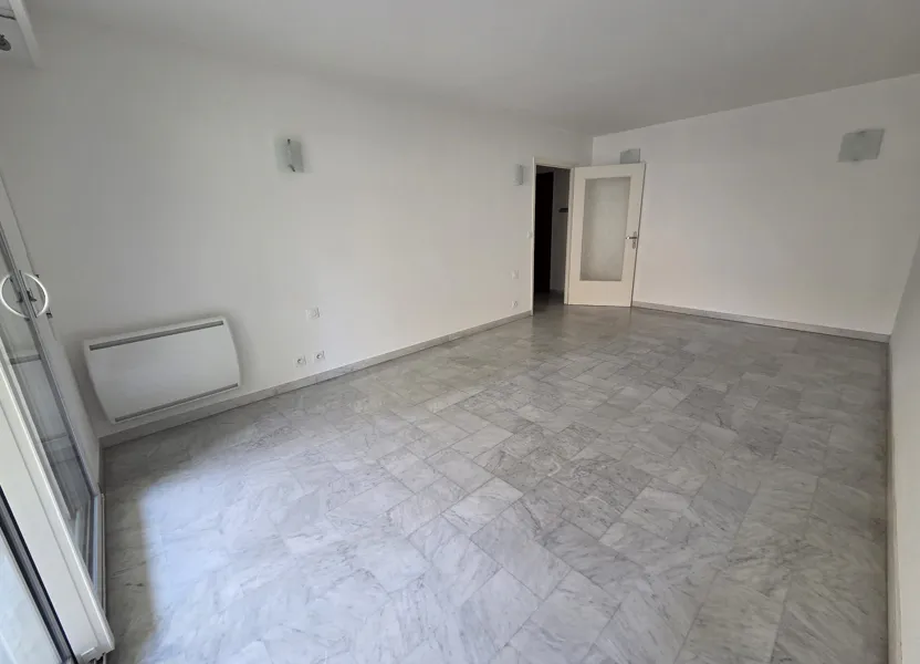 Flat Rue Puget in Nice