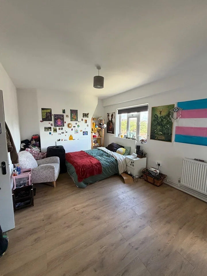 Flat Bronti Close in Greater London