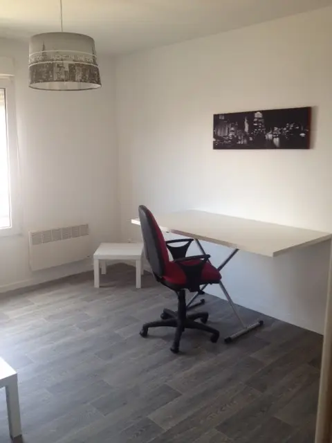 Room Rue Saint-Charles in Le Mans