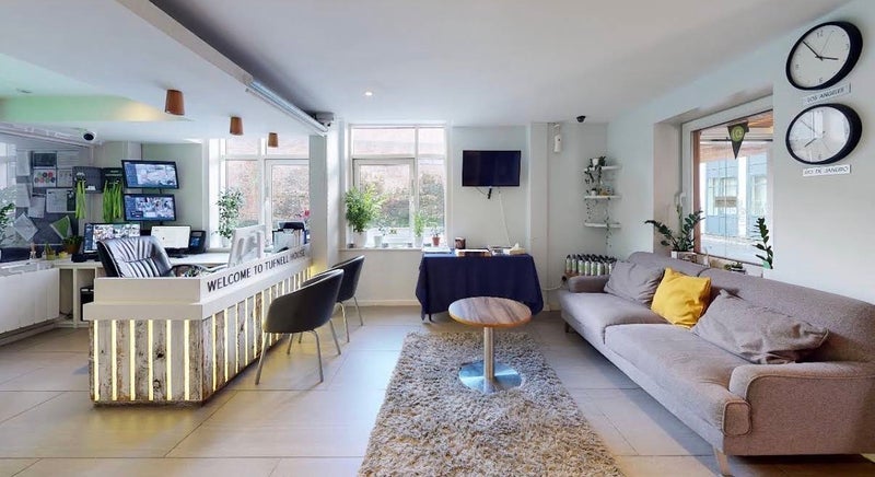 Room Station Road in Greater London