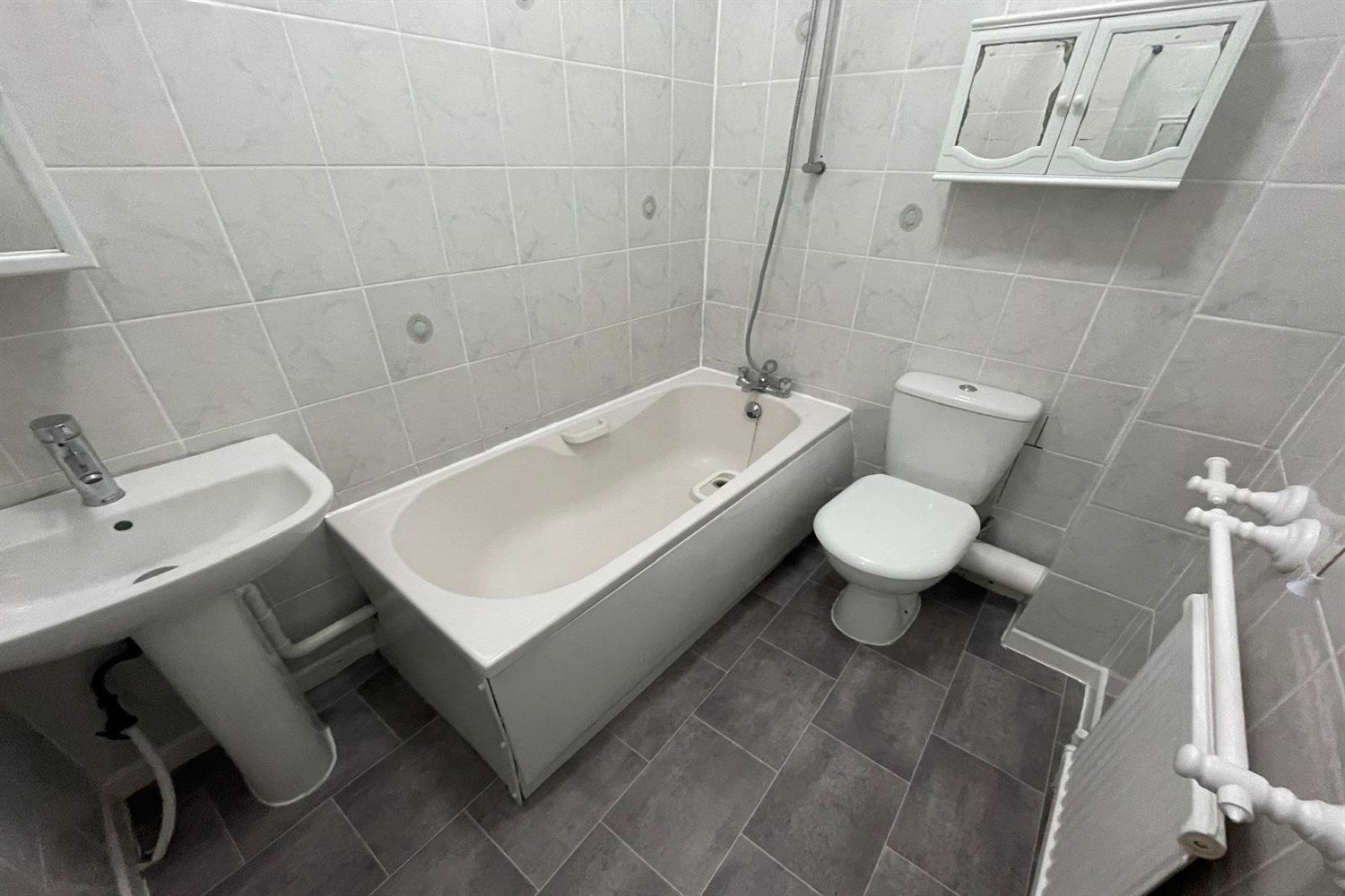 Flat Lancaster Gardens in Southend-on-Sea