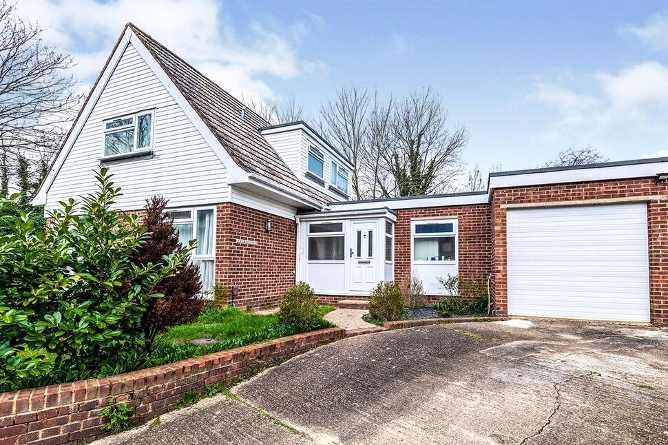 House Malt Hill in Borough of Runnymede