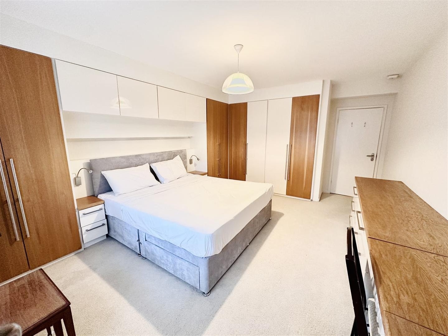 Flat Fairfax Road in Greater London
