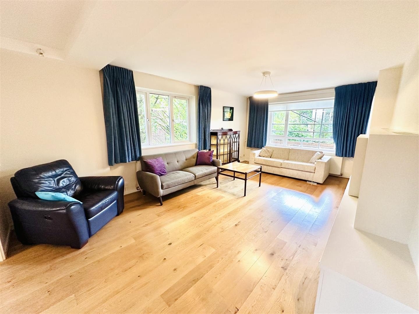 Flat Fairfax Road in Greater London