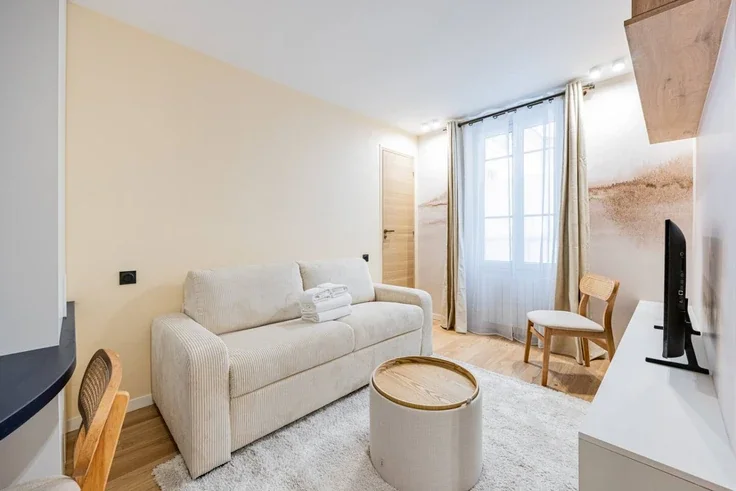 Flat Rue des Martyrs in Paris