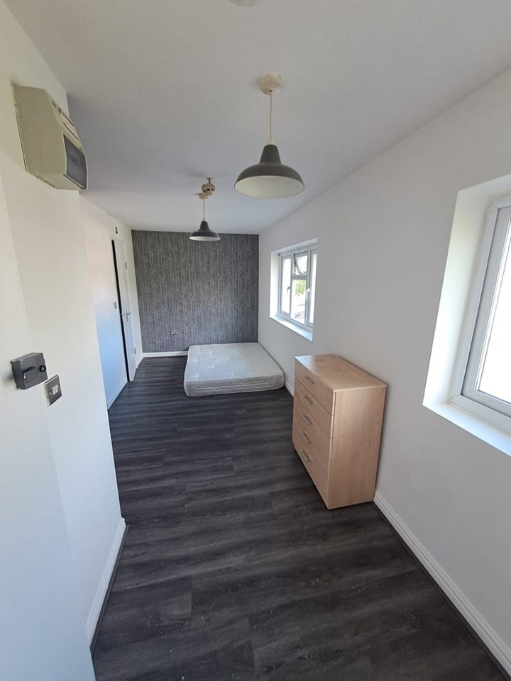 Room Gardiner Close in Greater London
