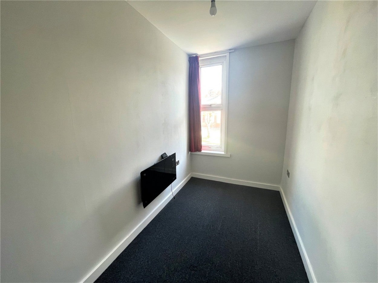 Flat New Road in Newtown
