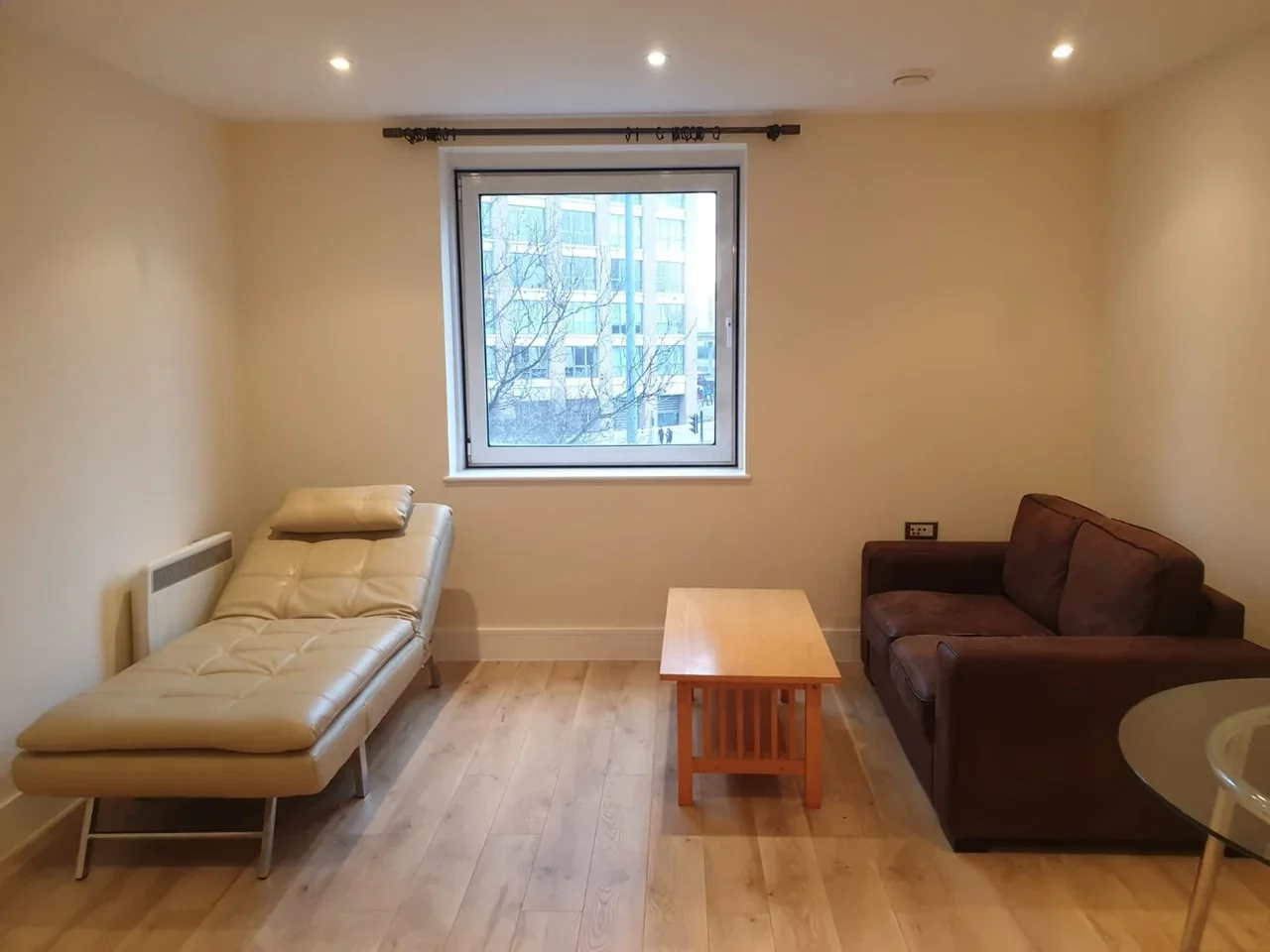 Flat Prestons Road in Greater London