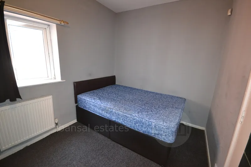 Flat Burnaby Road in Coventry