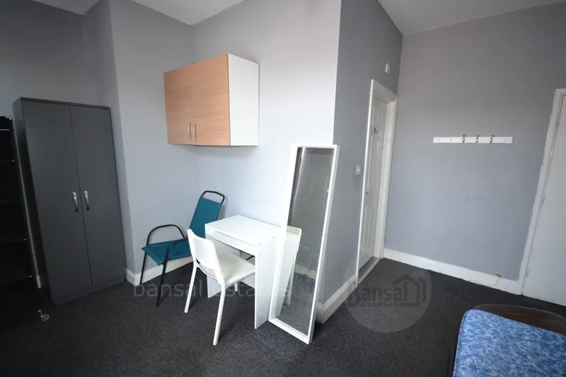 Flat Northfield Road in Coventry