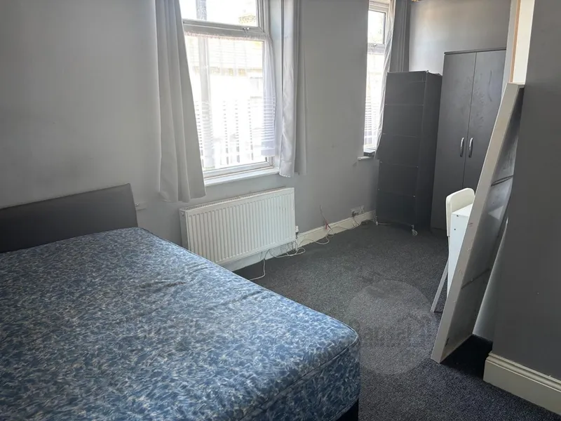 Flat Burnaby Road in Coventry