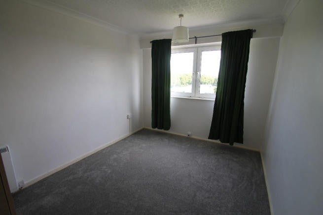 Flat Hepworth Gardens in London