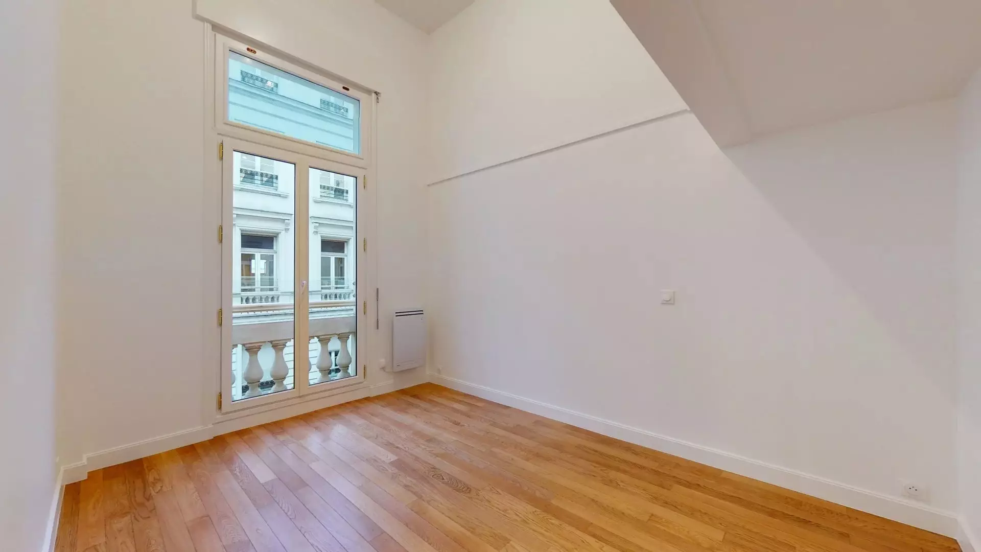 Flat Boulevard des Italiens in Paris