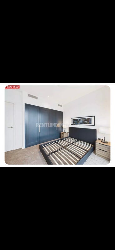 Room City Island Way in Greater London
