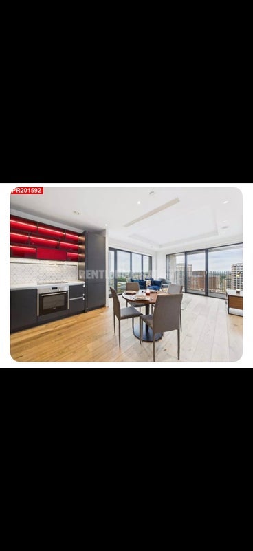 Room City Island Way in Greater London