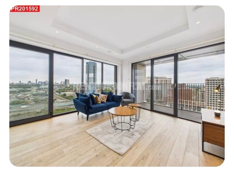 Room City Island Way in Greater London