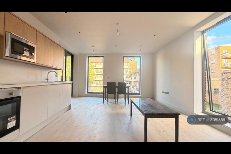 Flat Hoxton Street in Greater London