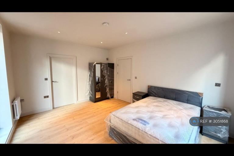 Flat Hoxton Street in Greater London