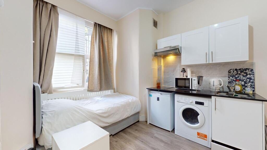 Flat Cromwell Road in Greater London
