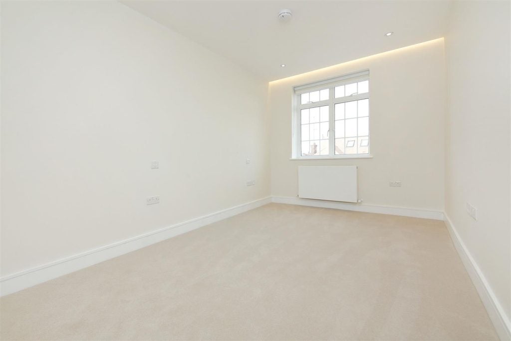 Flat Beechcroft Avenue in Greater London
